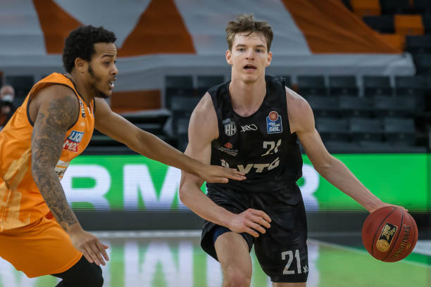 不仅如此 不仅如此